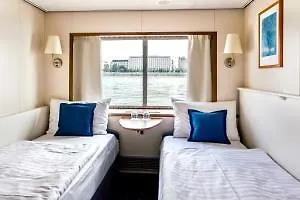 Ms Maribelle Boat بودابست